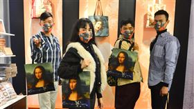 ▲四人展後走進市集開始各自血拼。（圖／主辦單位提供）