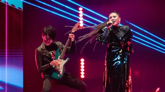 艾怡良開唱一上台就失控　要粉絲幫忙