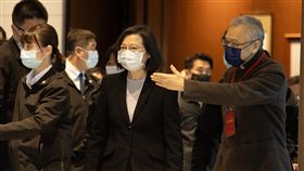 經國七海文化園區開幕  蔡總統出席（1）經國七海文化園區暨蔣經國總統圖書館22日舉行開幕典禮，總統蔡英文（前中）出席。中央社記者謝佳璋攝  111年1月22日