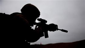 自2014年開始在伊拉克和敘利亞地區橫行的伊斯蘭國（IS），一直是美軍欲殲滅的頭號恐怖組織。美國總統川普27日宣布，伊斯蘭國首腦巴格達迪已在美軍於敘利亞發動的突襲行動中喪生。（示意圖／圖取自Pixabay圖庫）