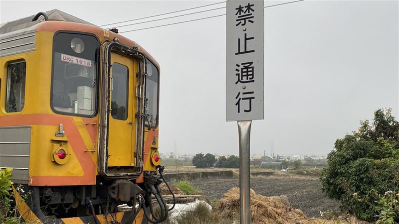 婦闖入台鐵集集線 ！遭火車撞擊不治