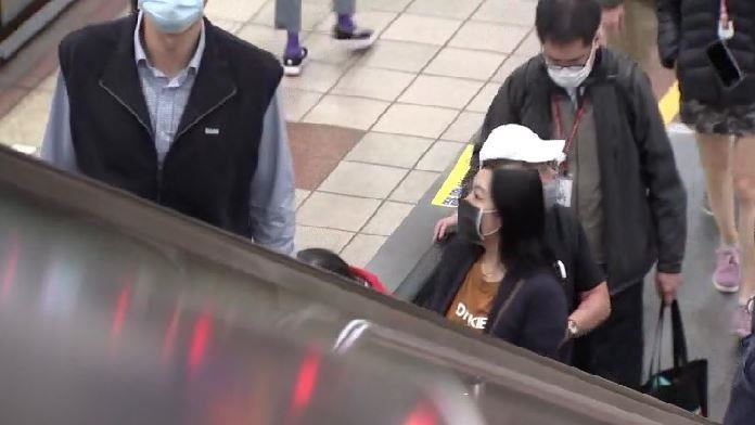 清零或與病毒共存？民生、防疫陷兩難