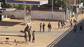 布吉納法索軍營傳槍響 國防部長否認總統遭拘禁　圖／美聯社／達志影像