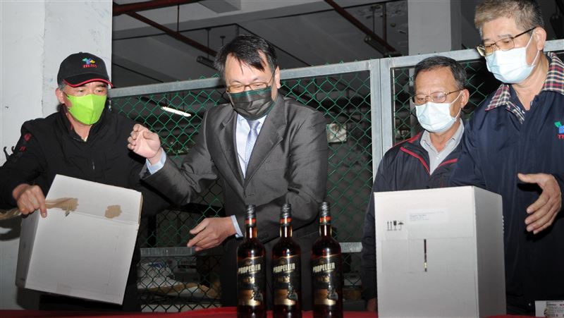 立陶宛蘭姆酒賣6百　當台灣人盤子？