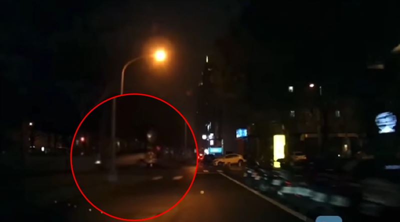 新竹男酒駕肇逃　無煞車直墜溪床