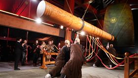 法鼓山除夕撞鐘　改採線上直播法鼓山20日表示，除夕撞鐘祈福活動將於2月11日晚間9 時登場，為遵守防疫準則，撞鐘改採線上直播。（法鼓山提供）中央社記者吳欣紜傳真  110年1月20日