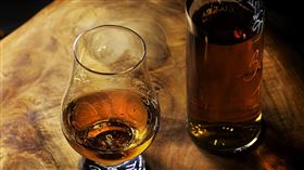 立陶宛蘭姆酒抵台，立委林楚茵讚用新台幣下架民主的味道。(圖/翻攝自pixabay)