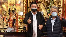 民俗專家廖大乙將遊學三太子神尊移駕到日月潭文武廟，為疫情祈福。（圖／翻攝畫面）