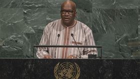 布吉納法索總統支持台灣有效參與聯合國布吉納法索總統卡波雷士美東時間21日在聯大總辯論，支持台灣有效參與聯合國及其專門機構。（取自聯合國官網）中央社記者黃兆平紐約傳真  106年9月22日