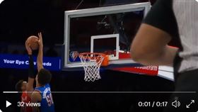 ▲雷霆新秀羅賓森－厄爾（Jeremiah Robinson-Earl）擋下灌籃。（圖／翻攝自NBA推特）