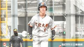 文化大學楊祥禾敲出全壘打。（圖／記者王怡翔攝影）