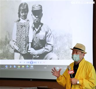 「閃亮的回憶」羅霈穎與羅青藏書畫及精品公益拍賣會。（記者邱榮吉/攝影）