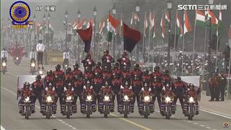 人肉金字塔回來了　印度閱兵震撼曝光