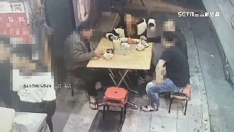 吃早餐亮辣椒槍！嫌犯：鄰桌盯著我