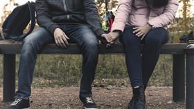 喝醉,男女,酒吧(翻攝自 Pixabay)