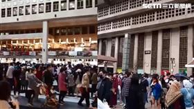 直擊北車疫苗站可怕群聚！她路過抖爆（圖／讀者Sammi Hsiao授權提供）