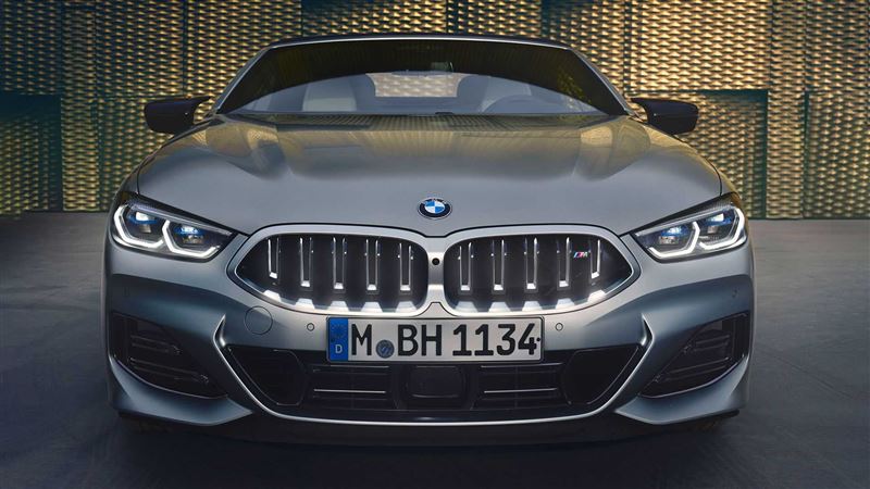 鼻孔會發光　BMW 8系列小改亮相