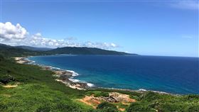 業者：墾丁春節訂房率普遍維持8成以上屏東民宿協會理事長林淑敏23日指出，墾丁核心區域在春節初一至初四間，有9成以上訂房率，初五、初六訂房也都有5成以上，近日受疫情影響，約有2成退房率，但有人退訂、也有人訂房，墾丁核心地區普遍維持8成以上訂房率。中央社記者李卉婷攝  111年1月23日