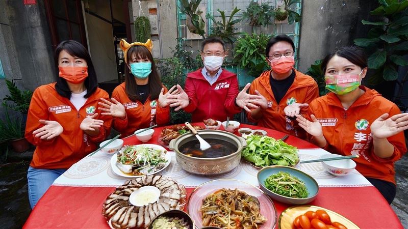 「高雄正能量」參選人推在地必吃年菜