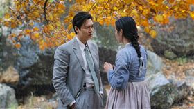 《柏青哥》李敏鎬、金敏荷。（圖／Apple TV+提供）