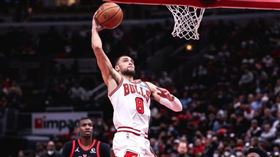 ▲公牛三劍客合砍69分，主場擊敗暴龍。（圖／翻攝自公牛推特）