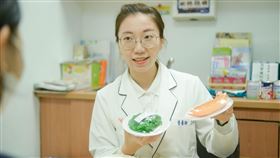 王姵棋營養師說，年菜潛藏食安危機，想要吃得衛生又安全，從烹調、食用、保存到復熱，每一環節都至關重要，不得馬虎！（圖／台北慈院提供）