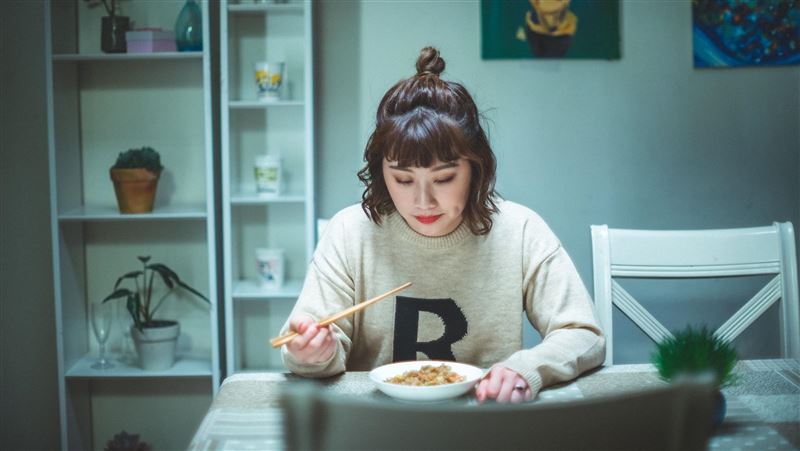 婁峻碩被戴綠帽？女友床上摟新歡被拍