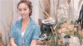 女星鄭羽凡（亞亞）曾是網紅團體「在不瘋狂就等死」一員。（圖／翻攝自IG／yayaaniki546）