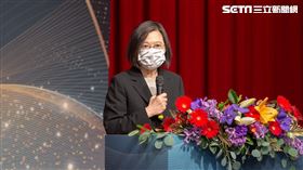 蔡英文出席「2021 年第22屆NHQA國家醫療品質獎頒獎典禮」（圖／總統府提供）