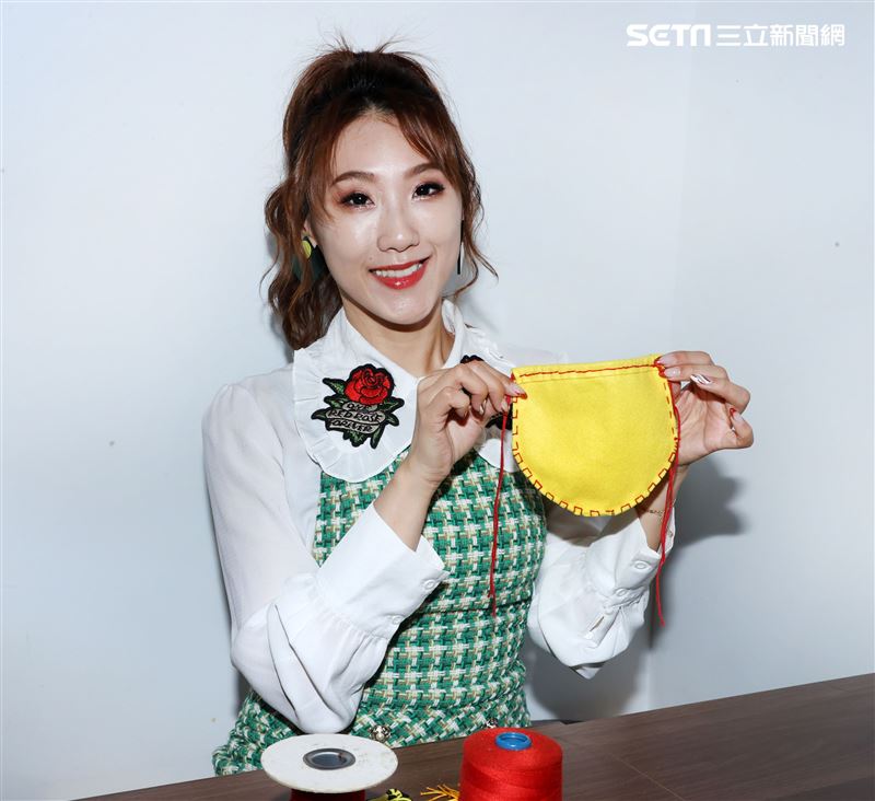 謝金晶三立新聞網專訪。（記者邱榮吉/攝影）