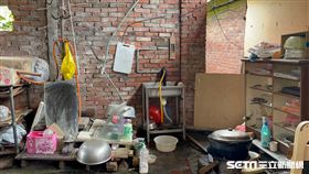 燒柴洗澡／弘道基金會提供