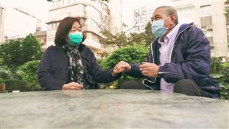 最深的愛！妻不離不棄　救活毀容癌夫