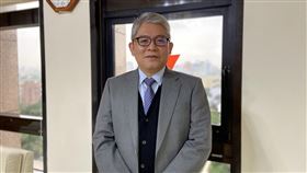 旅館轉社宅  花敬群：最快2月招租內政部次長花敬群說，旅館轉社宅政策1月10日開放申請當天，就有業者送件，若審核順利，最快2月就能立刻招租。中央社記者陳俊華攝  111年1月30日