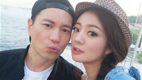 安以軒（右）老公陳榮煉被澳門警方逮補。（圖／翻攝自安以軒微博）