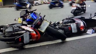 轎車左轉急切右轉　騎士閃不及摔車