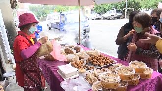 辦年貨湧人潮　熱門年菜、零嘴趕出貨