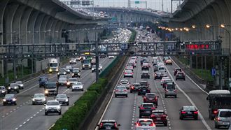 國5已現返鄉車潮　下午前當心5路段