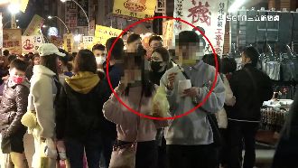 新樂街市集照辦　直擊多路人邊走邊吃
