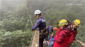 初二登奮起湖步道 跌落20m山谷幸僅擦傷