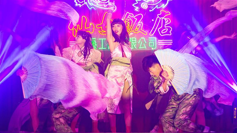 軍中情人現身！國軍藝工隊幕後秘辛曝