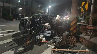 南投小客車過彎車禍　夫重傷妻身亡