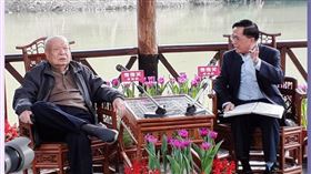 前總統陳水扁發文被發現「尿袋外露」非常難為情。（圖／翻攝自陳水扁臉書）