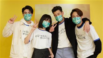 周興哲歸隊了！現身西門町被虧很亢奮