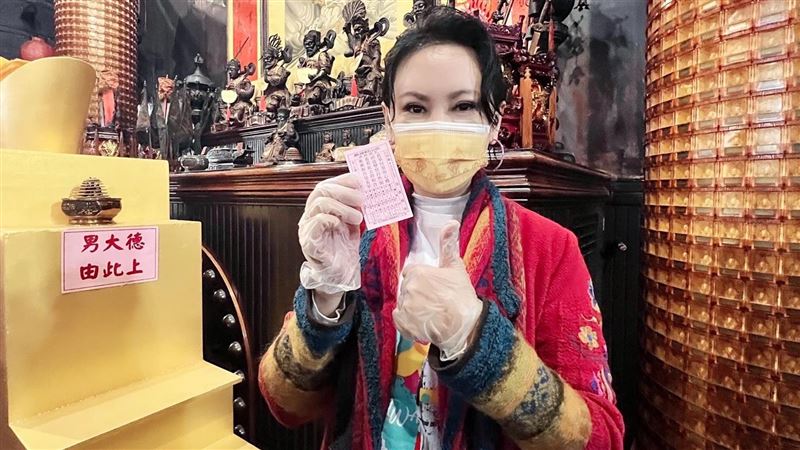 賀歲男神金山現蹤　驚人抽籤內幕曝光