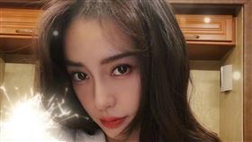 黃曉明,Angelababy,楊穎。（翻攝自微博