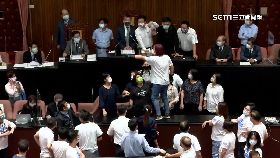 文 30立委轉戰1800