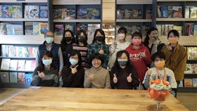 ▲「家的研究者」林黛羚舉辦「花小錢，打造爸媽安全家」課程，現場解答學員們常見的改造問題。（圖／莊欣宜攝影）