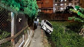 新北市,新莊,側翻,田中,女駕駛