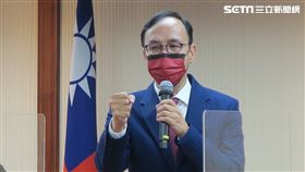 國民黨主席朱立倫赴立法院國民黨黨團大會團拜。（圖／記者盧素梅攝影)