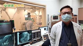 黃耀祥主任說，以車禍大量外部出血的傷者為例，一開始送進急診室會先進入外傷急救區，經過初步急救及評估後，待患者血壓情況較趨穩定，再將患者送到影像診療區檢查，並由急重症影像診療科醫師判讀傷者出血詳細狀況。